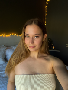 Sofii_Ly Christmas vibes Pic 5