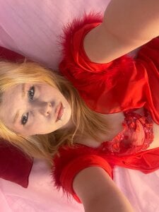 WarmAtEdges red red red Foto