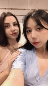 Two_favorite_girlfriendsBestieees <3图片