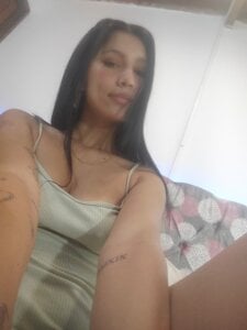 MariaJoseWalker Good morning, lovely ☀️✨ I’m live from 8:30 a.m. to 3:30 p.m., glowing with fresh energy, soft charm Pic 2