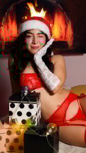 Mia_Cullen 🎄 Pic 4