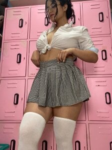 sexy schoolgirl misbehaving, do you punish her?😏🔥 de Ammyreed Foto 2