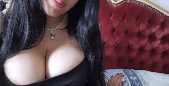 Antonellastrip_ Public Pic 3