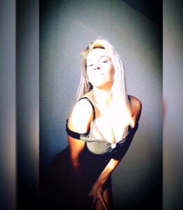 Laura_Crystall Public Pic 4