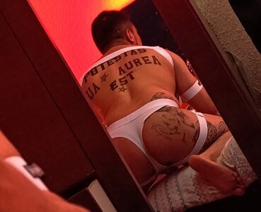 Decker_Velvett Public Pic 5