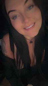 Miss_CurvesXXX Public Pic 3