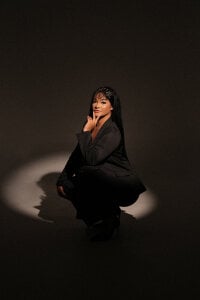 sasha_riverss kullanıcısının 🖤Do you like the executive style? It looks good on me, don't you think?🖤 albümü -  3 fotoğraf