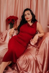 ZaraVesari 💘MAY LOVE FILL US TODAY AND ALWAYS, HAPPY VALENTINE'S DAY🥵 Billede 5