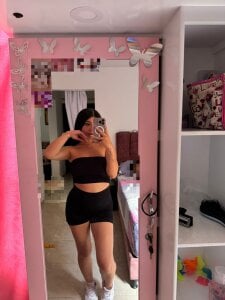 Yuli_16 Public Pic 8