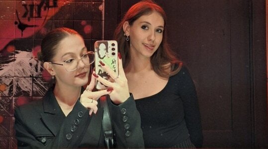 MelanieTwice Public Pic