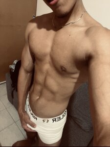 bbchocolate27 “If you look long enough… you’re gonna like something 🔥” টি ছবি