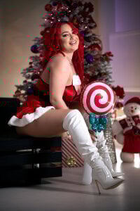 EmyHilton Christmas Vibess Pic 6