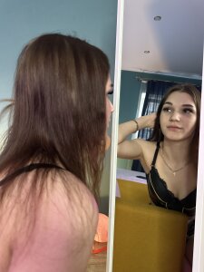 Hellen_Moore
