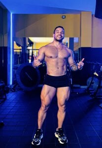 FreszX Poses en el Gym Pic