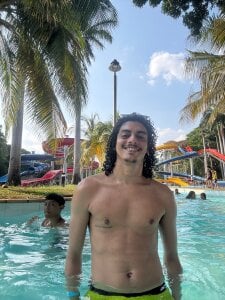 Straight_with_curls Pool 🔫 Pic 9