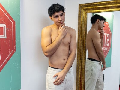 DamianBryson Shirtless Pic 8