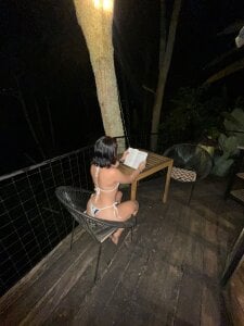 heidy_bloom Readings Under the Open Sky Poză