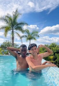 Summer de Aland_Criss  4 photos