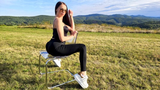 MiaGoldX Sit back and relax Pic 7