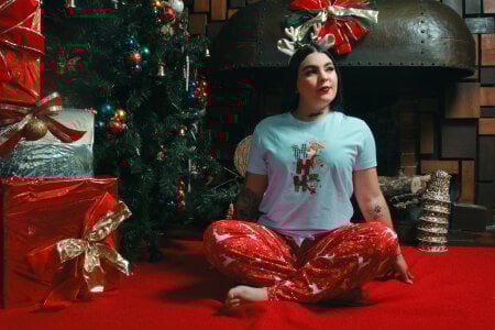 melody_blossom_ my first xmas with you 🎄🎁 Pic 2