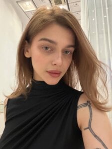 AdameShoyer kullanıcısının my trip to the theater albümü -  2 fotoğraf