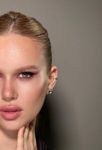 Ella-Ley Public Pic 5