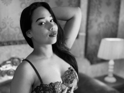 LucieLaceB&W Latina Bild 4