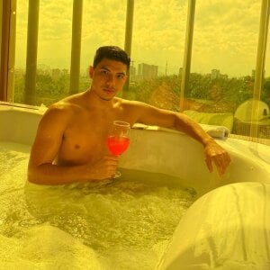 Uriel_Ray Public Pic 7