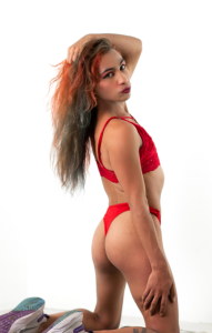 Gisselly_ Better in red Pic 3