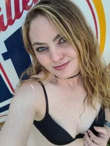 lovely_lola1111 Public Pic 3