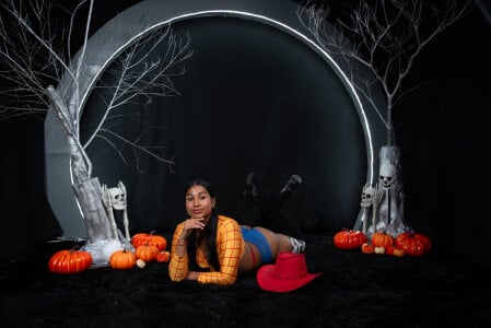 EMILYY_WALKER Cowgirl! Pic 4