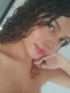 Luuu19 Hii টি ছবি