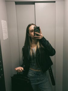 ZitaCring Public Pic 5