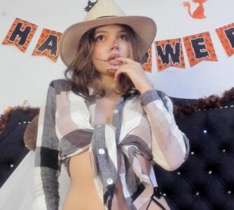 scarlethowens1 halloween!!🔥🎃 Pic