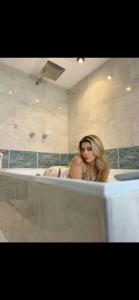 chloe_blake935 Public Pic 5