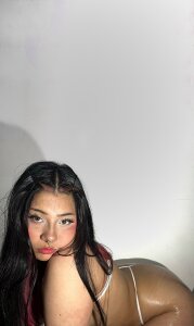 annie-russel White Pic 3