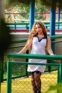 Ashnikko__: The sun is as hot as I am🥵💛 ( 5 фото)