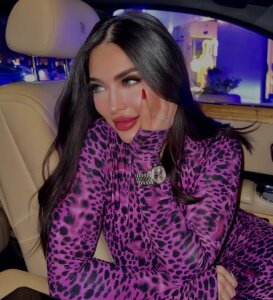 Naughty-Zina Public Pic