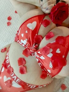 Sara_Thompsoon happy valentine's day ❤🍒 Hình 4