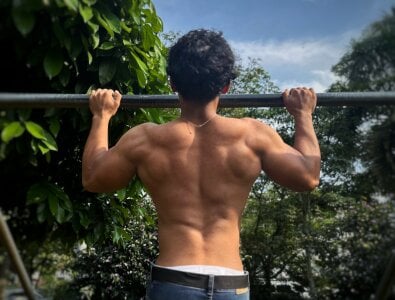 DanielHaloran exercising Foto