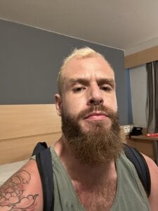 Public de llHugoll  4 photos