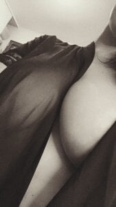 MysteryGirl7 Public Pic 2