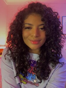 I like to hear from you, ask me what you want to know about me🥰🥰 od karlymonroe  3 snímek