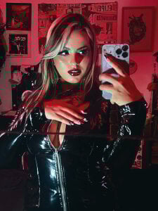 Selfies de LadySilver  2 Imagens