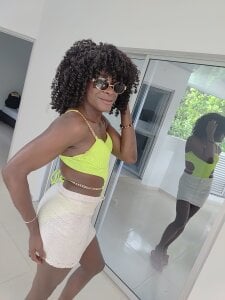 🕶️🌴 de puca_ebony  3 photos