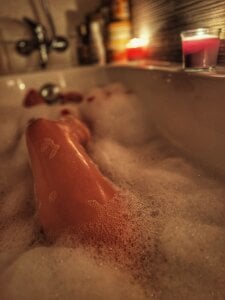 AnnastasiaMills Relaxing time 🍷 Immagine  4