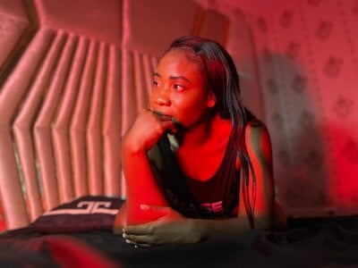 KaiaBrownRED WINE🔴 Bild 8