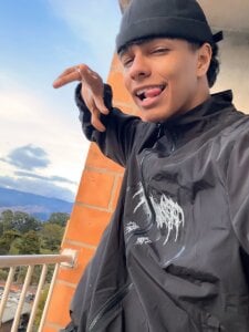 JamesDreams One day in my best friend’s house Pic 5