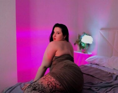 Adel_Sky I'm in a beautiful tight dress💕 Pic 6