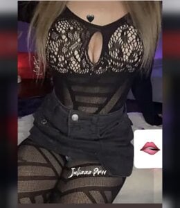 Juliaaprv Public Pic 3